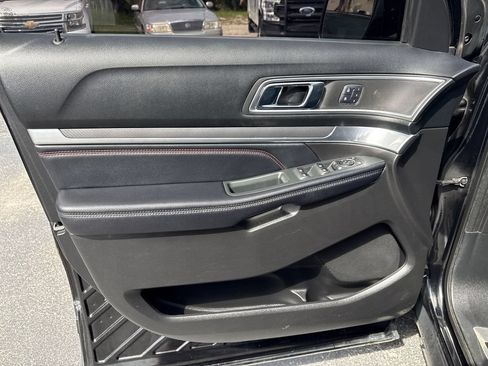 Used 2017 Ford Explorer Sport w/ Equipment Group 401A AWD/4WD image 9