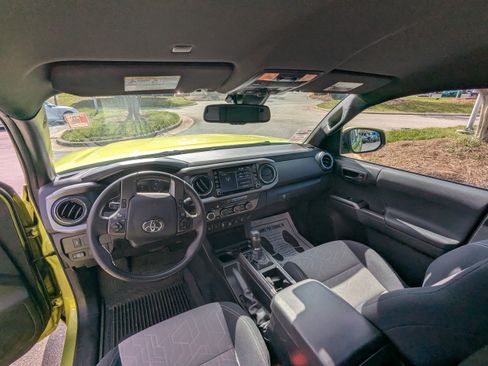 Used 2023 Toyota Tacoma TRD Off-Road w/ Technology Package image 12