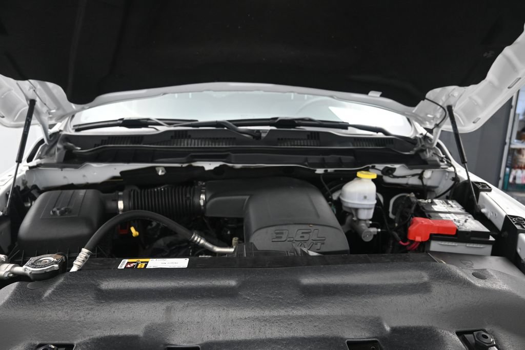 Used 2024 RAM 1500 Classic SLT AWD/4WD image 27