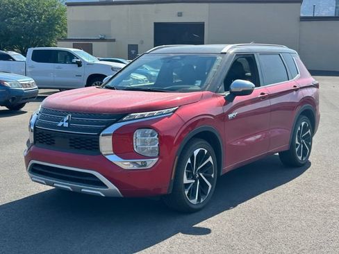 Used 2025 Mitsubishi Outlander 4WD Plug-In Hybrid image 8