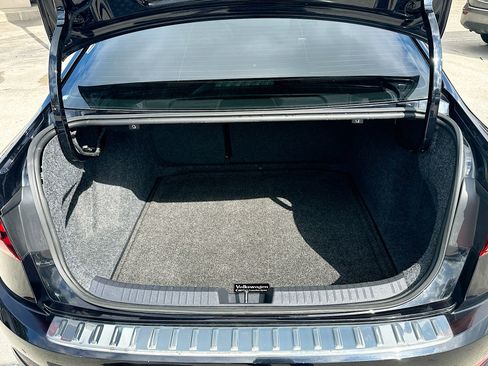 Used 2019 Volkswagen Jetta R-Line image 6