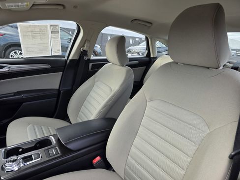 Used 2018 Ford Fusion S image 22