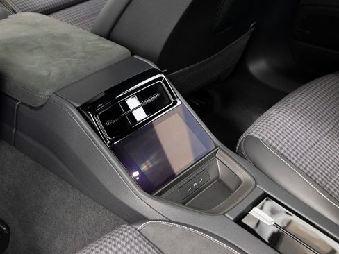 Certified 2025 Porsche Panamera Turbo S AWD/4WD image 24