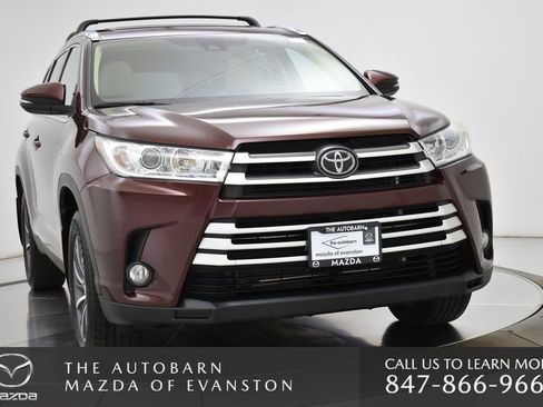 Used 2019 Toyota Highlander XLE image 10