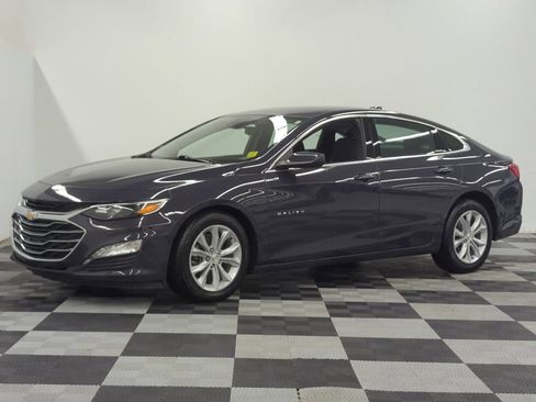 Used 2025 Chevrolet Malibu LT FWD image 3