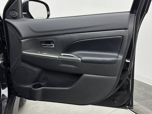 Used 2025 Mitsubishi Outlander Sport SE image 32