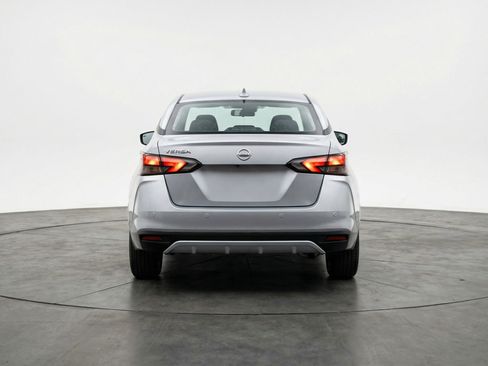 Used 2025 Nissan Versa SV image 7