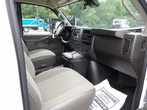 Used 2025 Chevrolet Express 3500 LT w/ LT Preferred Equipment Group RWD image 42