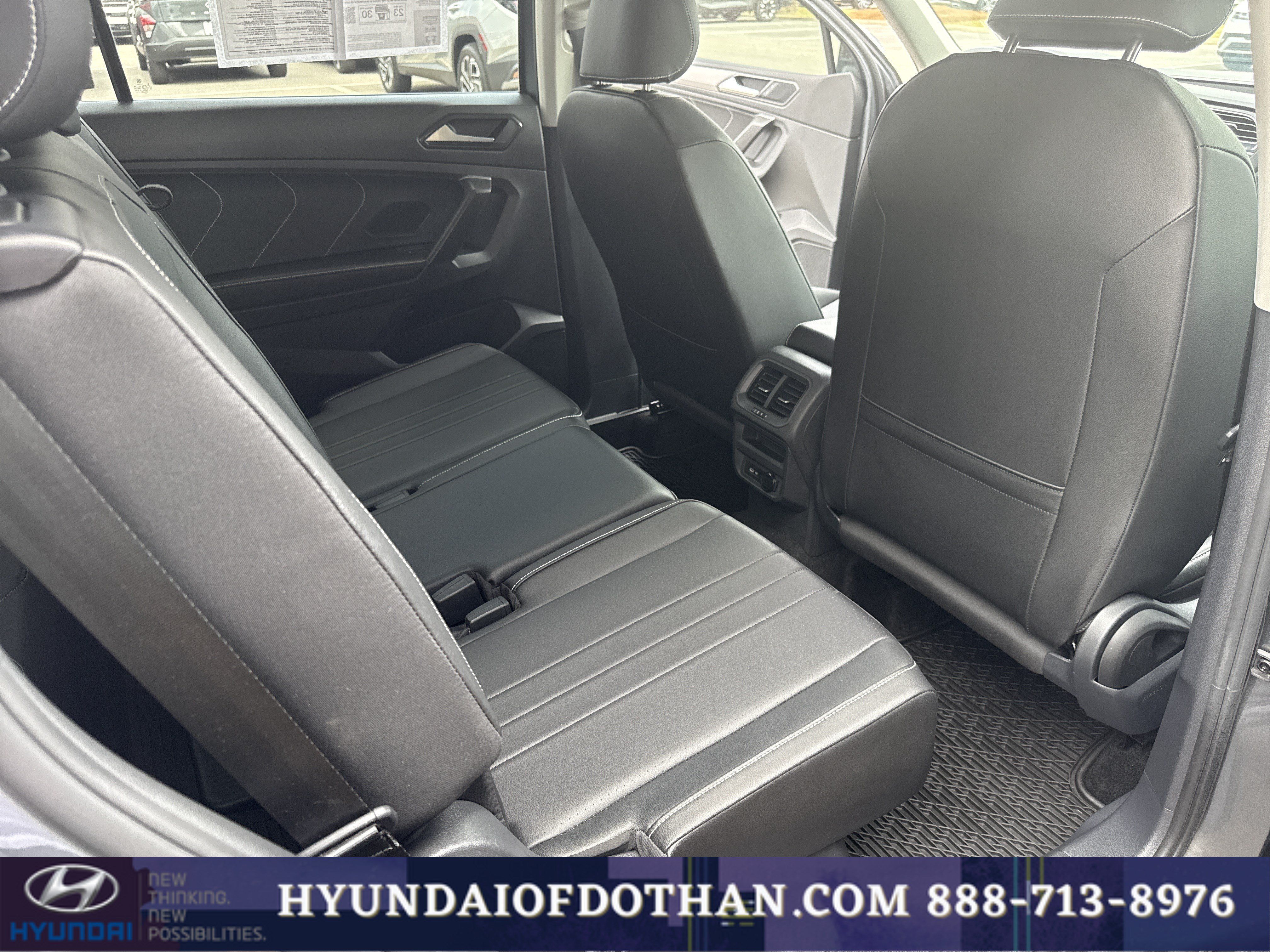 Used 2023 Volkswagen Tiguan SE FWD image 14