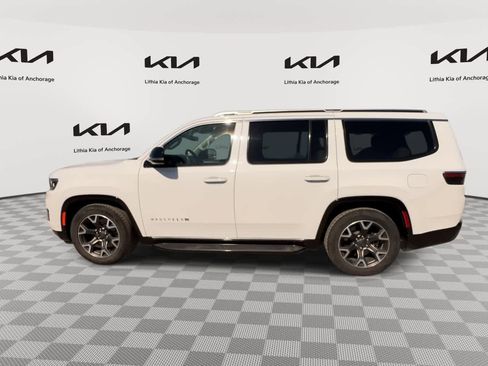 Used 2024 Jeep Wagoneer Series III AWD/4WD image 3