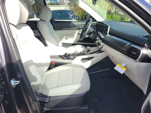 New 2025 Kia Telluride S image 7