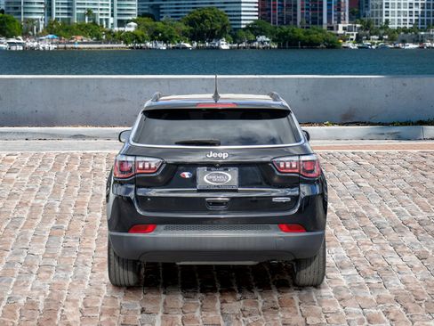 Used 2020 Jeep Compass Latitude image 6