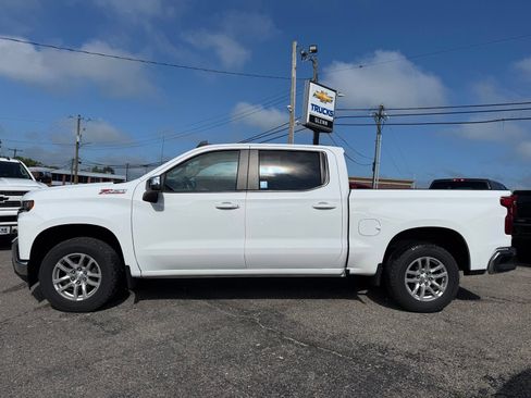 Used 2022 Chevrolet Silverado 1500 LT AWD/4WD image 4