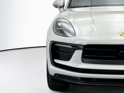 Used 2026 Porsche Macan AWD/4WD image 12