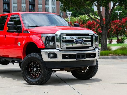 Used 2016 Ford F250 Lariat w/ Lariat Ultimate Package AWD/4WD image 3