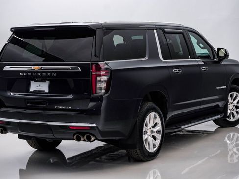 Used 2022 Chevrolet Suburban Premier w/ Premium Package AWD/4WD image 11