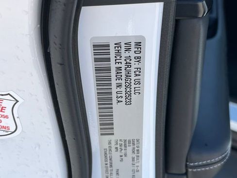 Certified 2025 Jeep Grand Cherokee Altitude image 35