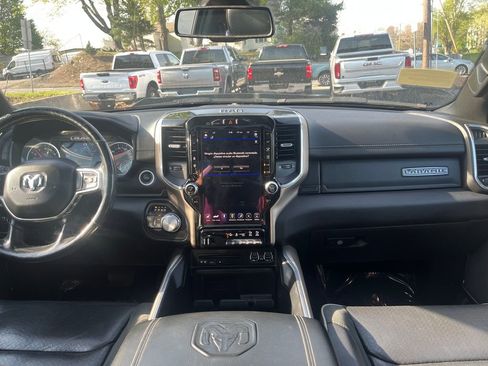 Used 2019 RAM 1500 Laramie AWD/4WD image 18