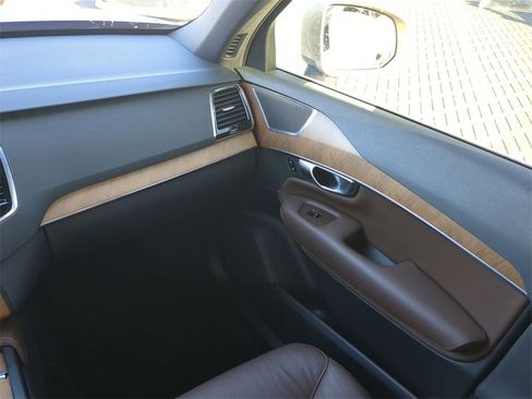 Used 2024 Volvo XC90 B6 Plus w/ Protection Package image 18
