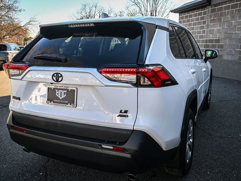 Used 2023 Toyota RAV4 LE AWD/4WD image 5