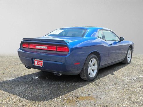 Used 2010 Dodge Challenger R/T RWD image 3