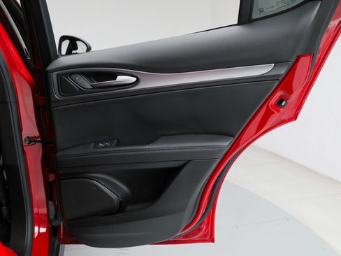 New 2025 Alfa Romeo Stelvio Sprint w/ Convenience Package image 14