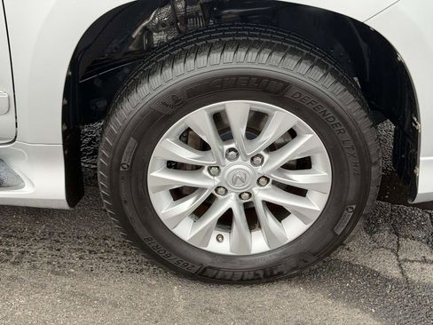 Used 2015 Lexus GX 460 w/ Premium Package image 25