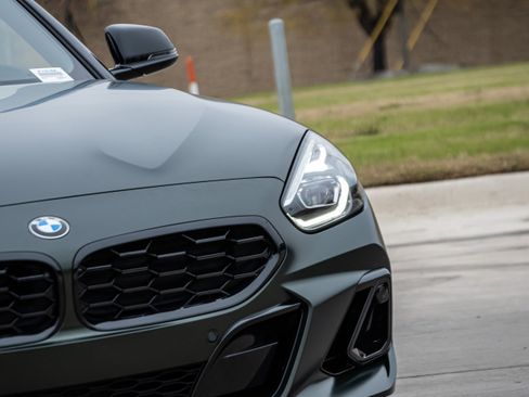 Used 2026 BMW Z4 M40i w/ Premium Package image 9