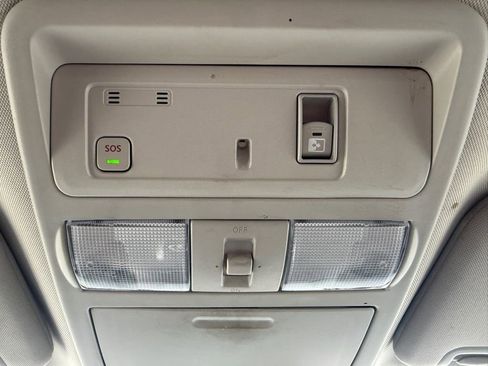 Used 2024 Nissan Titan SV w/ SV Convenience Package image 15