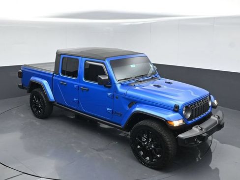 Used 2025 Jeep Gladiator Sport AWD/4WD image 35