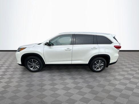 Used 2019 Toyota Highlander XLE image 36