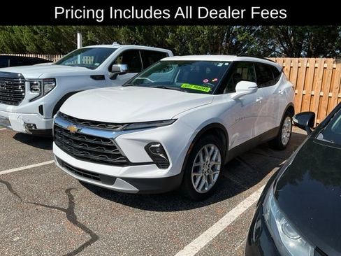 Used 2024 Chevrolet Blazer LT FWD image 3