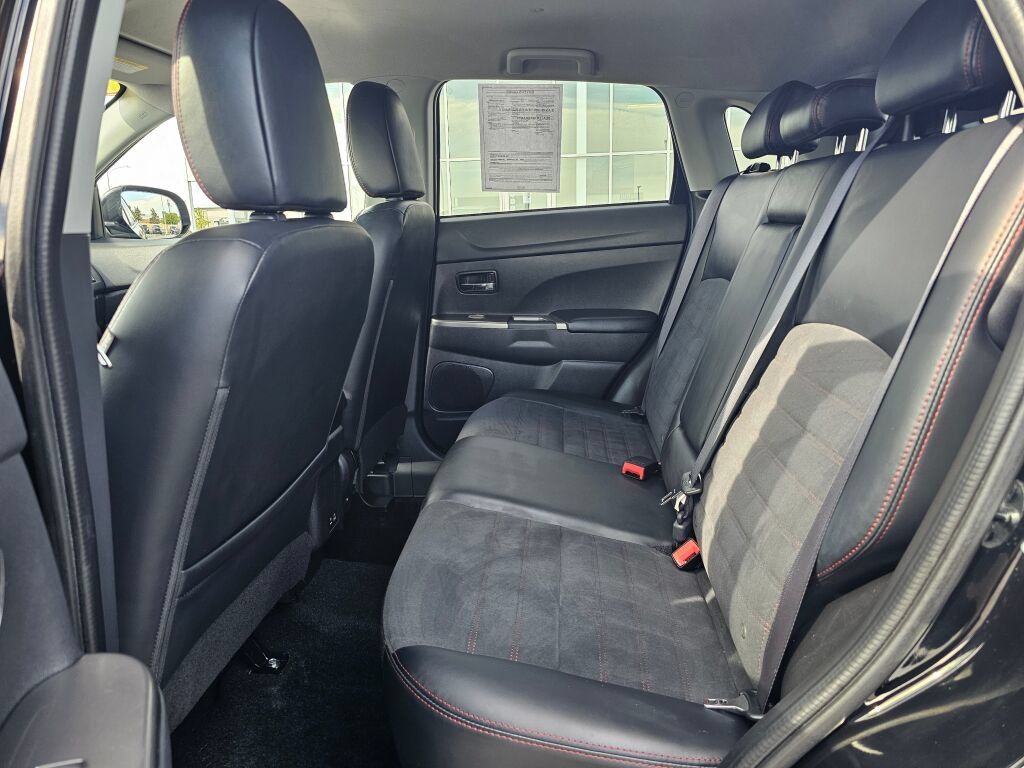 Used 2024 Mitsubishi Outlander Sport SE AWD/4WD image 13