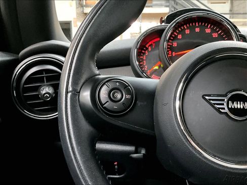 Used 2020 MINI Cooper 2-Door Hardtop image 19