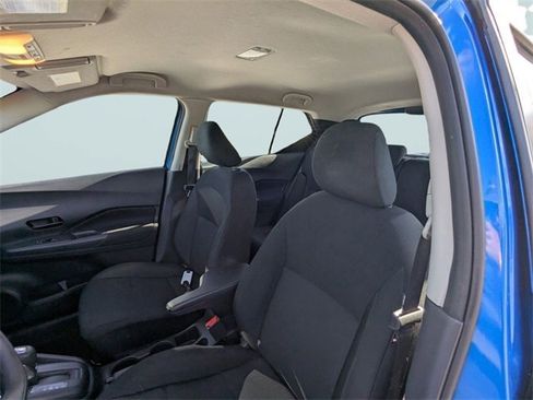 Used 2024 Nissan Kicks S image 32