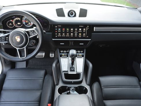 Certified 2022 Porsche Cayenne GTS image 12