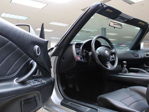 Used 2002 Honda S2000 image 38
