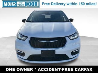 Used 2024 Chrysler Pacifica Touring-L video 2