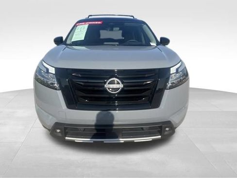 Used 2023 Nissan Pathfinder Platinum AWD/4WD image 4