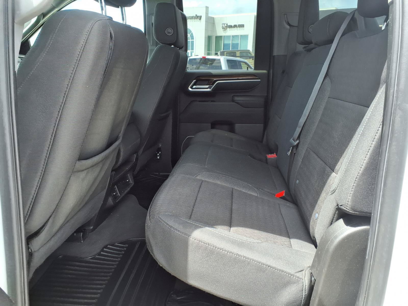 Used 2024 Chevrolet Silverado 2500 LT AWD/4WD image 17