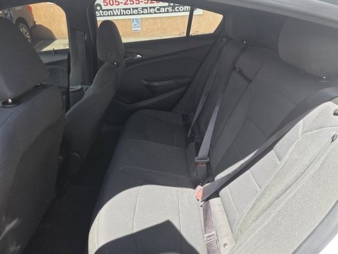 Used 2018 Chevrolet Cruze LT w/ Sun And Sound Package FWD image 11