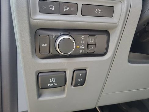 Used 2023 Ford F150 Lightning XLT AWD/4WD image 17