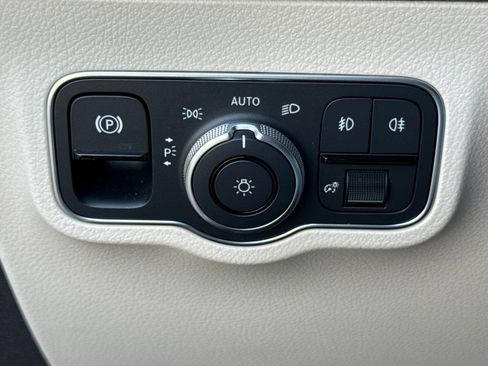 Used 2022 Mercedes-Benz GLB 250 image 23