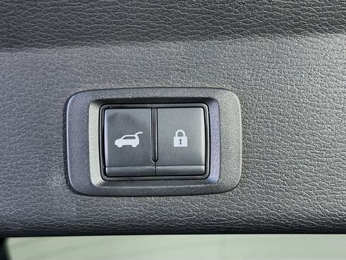 Used 2025 Mitsubishi Outlander SEL image 31