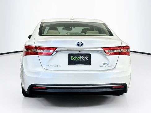 Used 2018 Toyota Avalon Limited w/ All Weather Liner Package FWD image 7