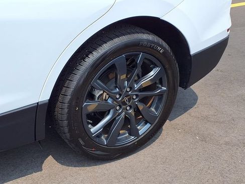 Used 2022 Chevrolet Equinox RS FWD image 29