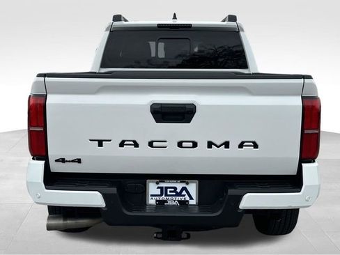 Used 2024 Toyota Tacoma TRD Sport w/ TRD Sport Upgrade Package image 23