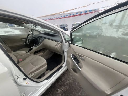 Used 2010 Toyota Prius Five image 18