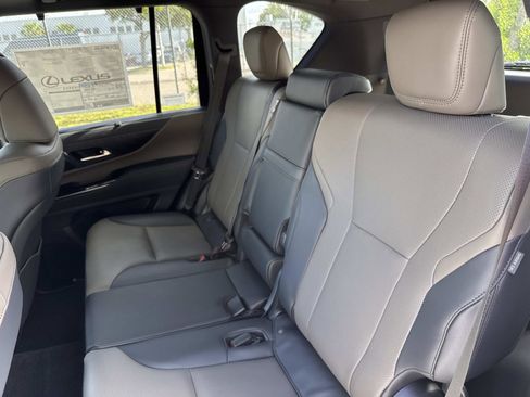 New 2025 Lexus LX 700h Overtrail image 14
