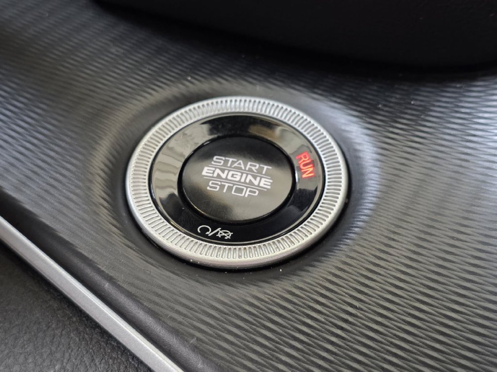 Used 2025 Jeep Grand Cherokee L Altitude RWD image 23
